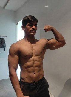 Avishkar - Acompañantes masculino in Mumbai Photo 5 of 9