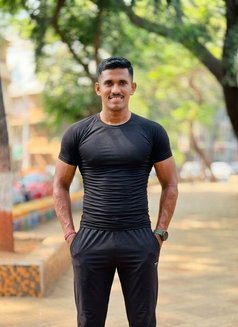 Avishkar - Acompañantes masculino in Mumbai Photo 6 of 9