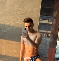 Aviv - Male escort in İstanbul