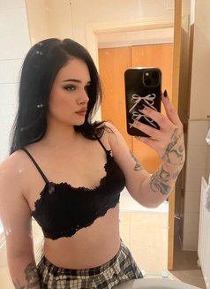 Aviva Evan - Transsexual escort in Ottawa Photo 3 of 3