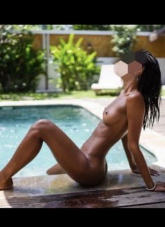 Aviva - puta in Cape Town Photo 8 of 8