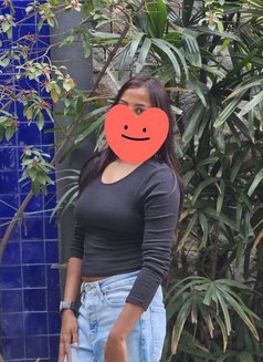 Avni Cam and Real Meet - escort in New Delhi Photo 3 of 4