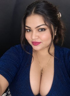 Avni - escort in Hyderabad Photo 1 of 7