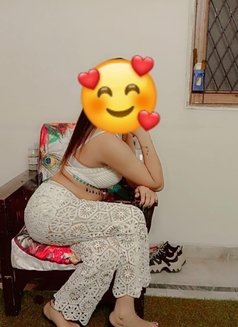 Avni - escort in New Delhi Photo 1 of 6