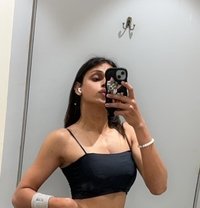 Avni - Acompañantes transexual in Noida