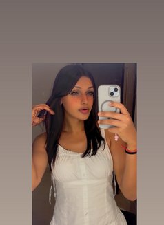 Avni - Transsexual escort in Pune Photo 2 of 5