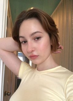 Avni Reddy - escort in Bangalore Photo 2 of 3