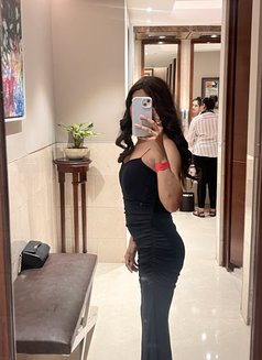 Avni Thakur - Transsexual escort in Noida Photo 4 of 6