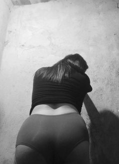 Avria - escort in Manila Photo 1 of 3