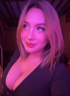 Avriana - escort in Manila Photo 1 of 2