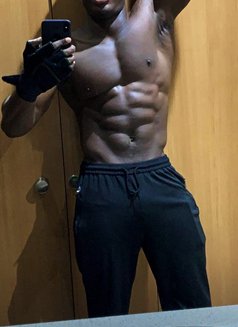 Awesome King - Male escort in Dubai Photo 7 of 7