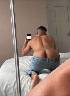 Awesome Paid Bubble Butt Guy - Acompañante masculino in Noida Photo 10 of 10