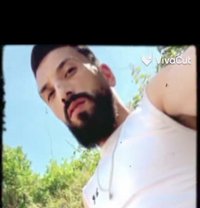 AWS - Acompañantes masculino in Beirut