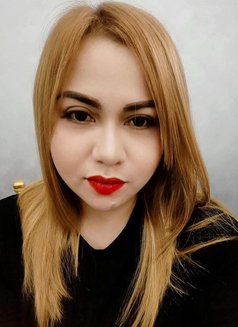 Naomi Filipina - puta in Dubai Photo 1 of 6