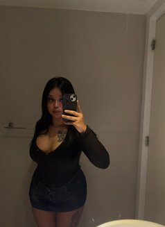 Aya - escort in Manila Photo 11 of 11