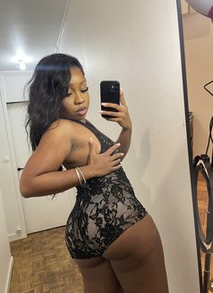 Aya - companion in Al Manama Photo 2 of 5