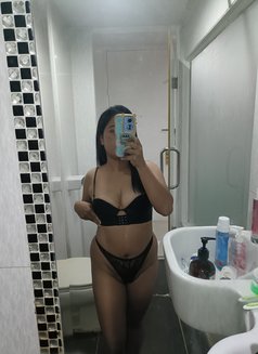 Aya - puta in Phuket Photo 4 of 11