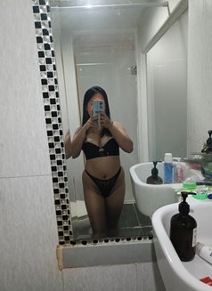 Aya - puta in Phuket Photo 7 of 11