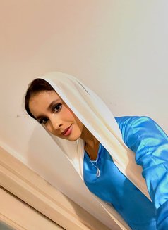 Ayaan - escort in Muscat Photo 2 of 4