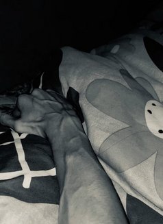 Ayan Hott - Male escort in Colombo Photo 7 of 8