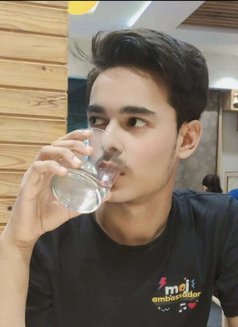 Ayan Khan - Acompañantes masculino in New Delhi Photo 2 of 7