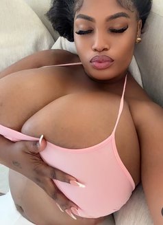 Ayellen - escort in Khobar Photo 3 of 3