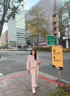 Ayen - escort in Hong Kong Photo 4 of 5
