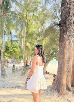 Ayesha - puta in Dubai Photo 7 of 9