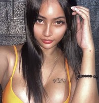 Ayesha - puta in Manila