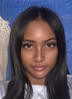 Ayesha - puta in Riyadh Photo 7 of 12