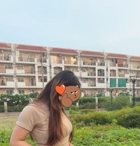 Ayesha - puta in Chandigarh