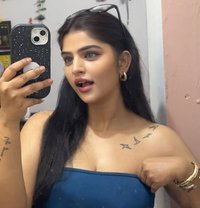 Ayesha - puta in Surat