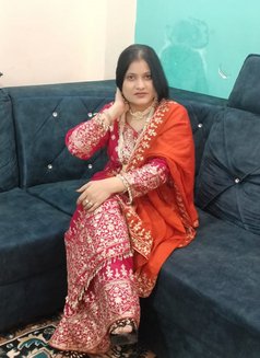 Ayesha Indian Indipendent Escorts - escort in Dubai Photo 2 of 2