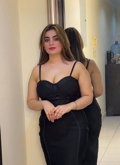 Ayesha Khan - puta in Dubai Photo 5 of 7