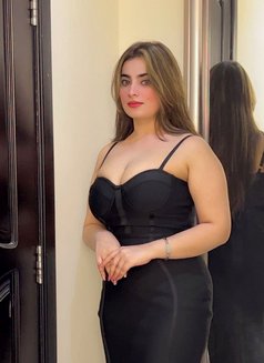 Ayesha Khan - puta in Dubai Photo 6 of 7