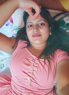 Ayesha (Meeting & Cam Session) Available - escort in Kochi Photo 1 of 2