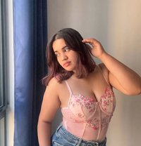 Ayesha (Meeting & Cam Session) Available - puta in Ahmedabad Photo 4 of 5