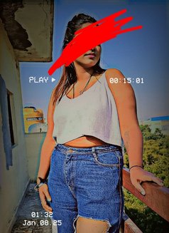Ayesha Sachdev - escort in New Delhi Photo 2 of 5