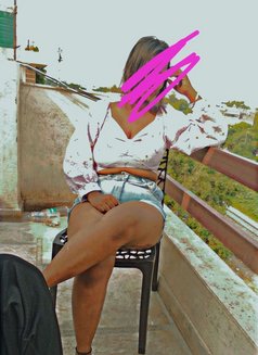 Ayesha Sachdev - escort in New Delhi Photo 3 of 5