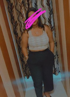 Ayesha Sachdev - escort in New Delhi Photo 4 of 5