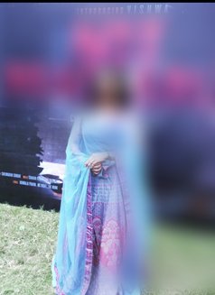 Ayesha Tamil Actress GFE in Dubai - escort in Dubai Photo 1 of 19