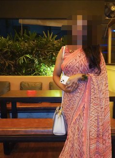 Ayesha Tamil Actress GFE in Dubai - escort in Dubai Photo 2 of 19
