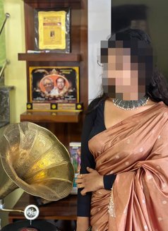 Ayesha Tamil Actress GFE in Dubai - escort in Dubai Photo 9 of 19