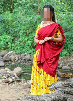 Ayesha Tamil Actress GFE in Dubai - escort in Dubai Photo 13 of 19
