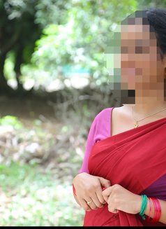 Ayesha Tamil Actress GFE in Dubai - escort in Dubai Photo 15 of 19