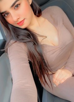 Ayesha Vip Girl - puta in Al Manama Photo 1 of 6
