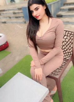 Ayesha Vip Girl - puta in Al Manama Photo 3 of 6