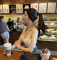 INCALL OUTCALL AVAILABLE - Transsexual escort in Tokyo