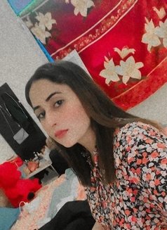 Ayeza Khan - puta in Muscat Photo 5 of 5