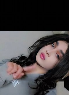 Ayham - Transsexual escort in Damascus Photo 3 of 3